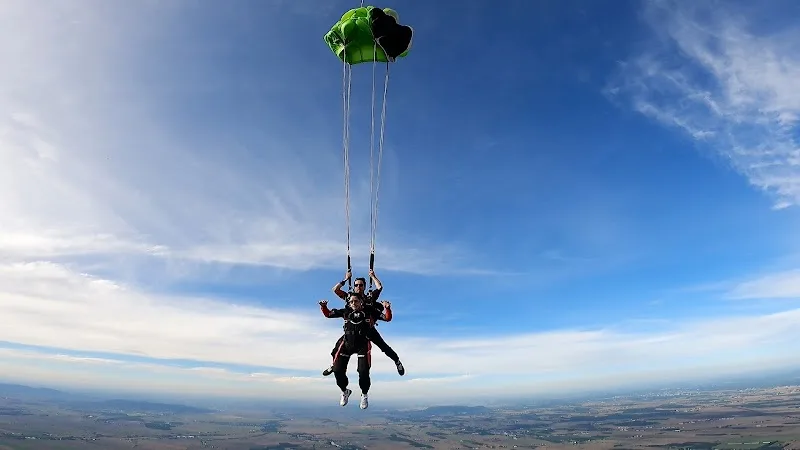 Parachute Montreal Rive-Sud 1