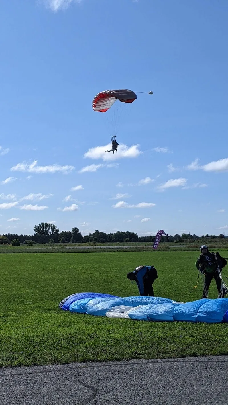 Parachute Ottawa 2