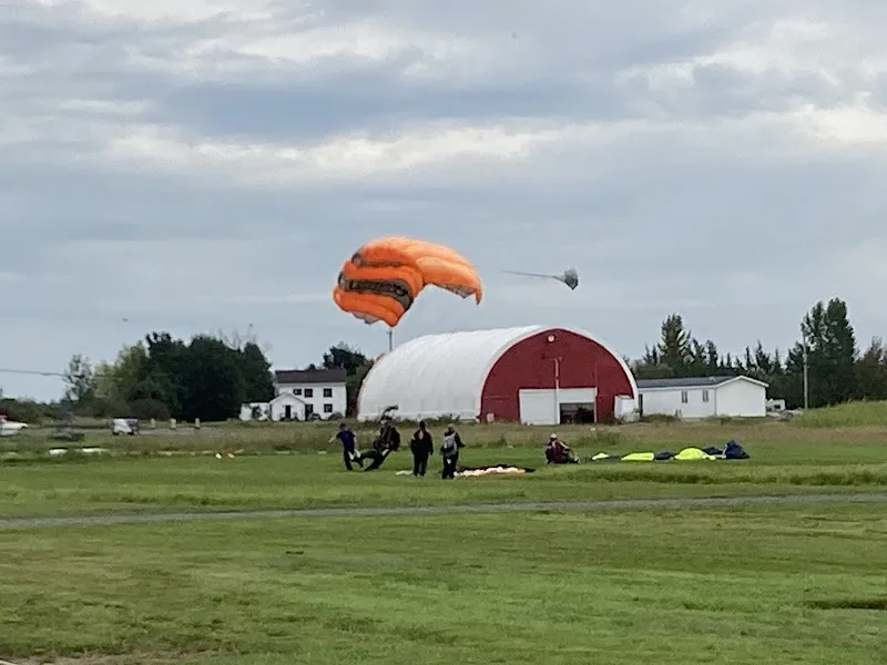 Parachutisme Atmosphair Inc. 3