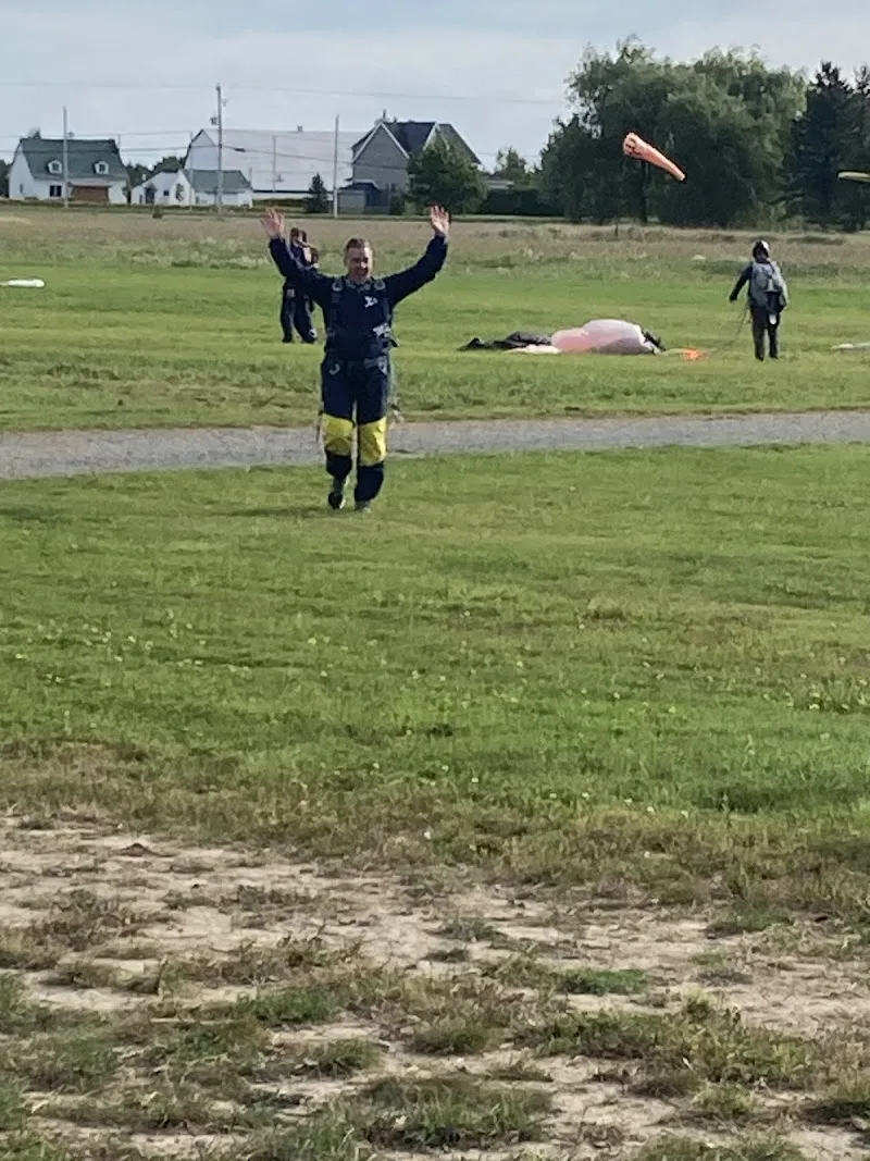 Parachutisme Atmosphair Inc. 5